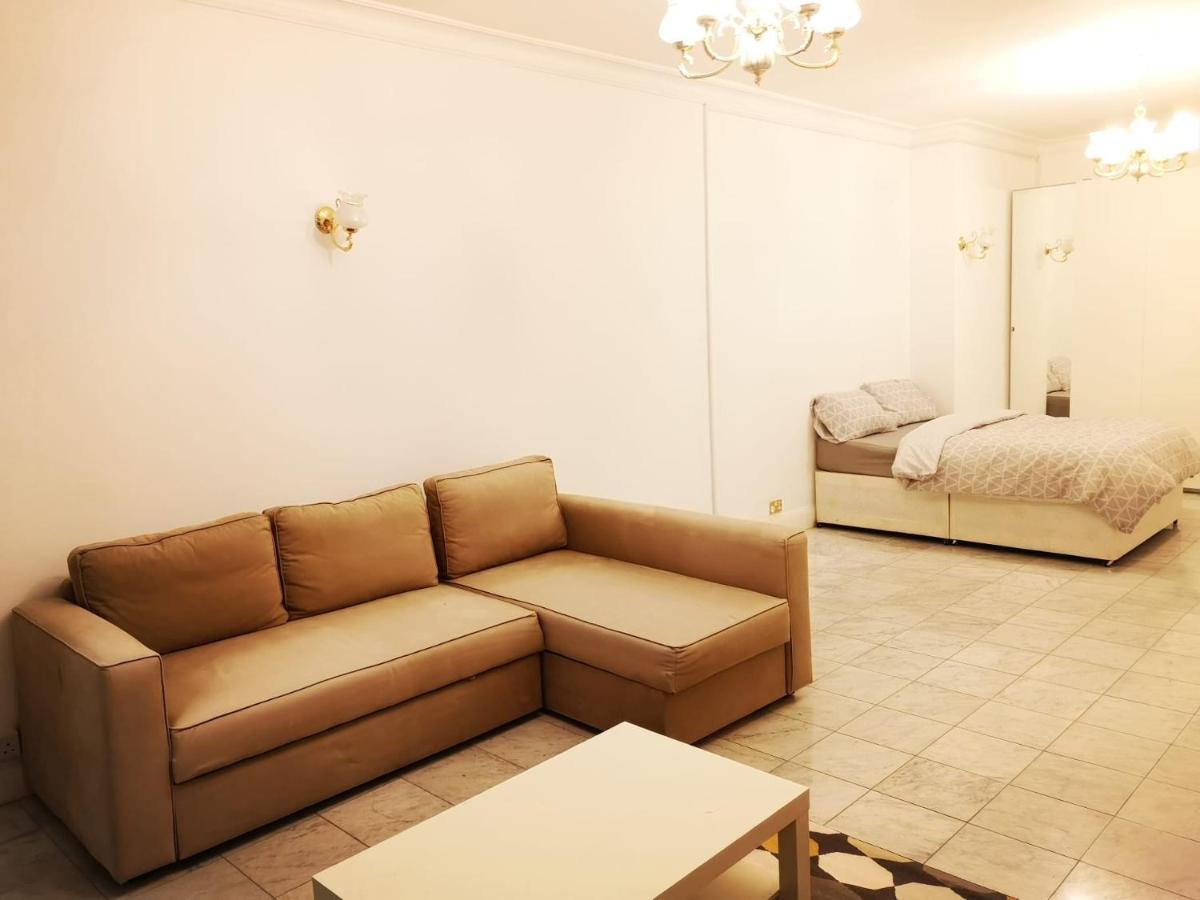 Large Spacious Property In Zone 2 Лондон Экстерьер фото